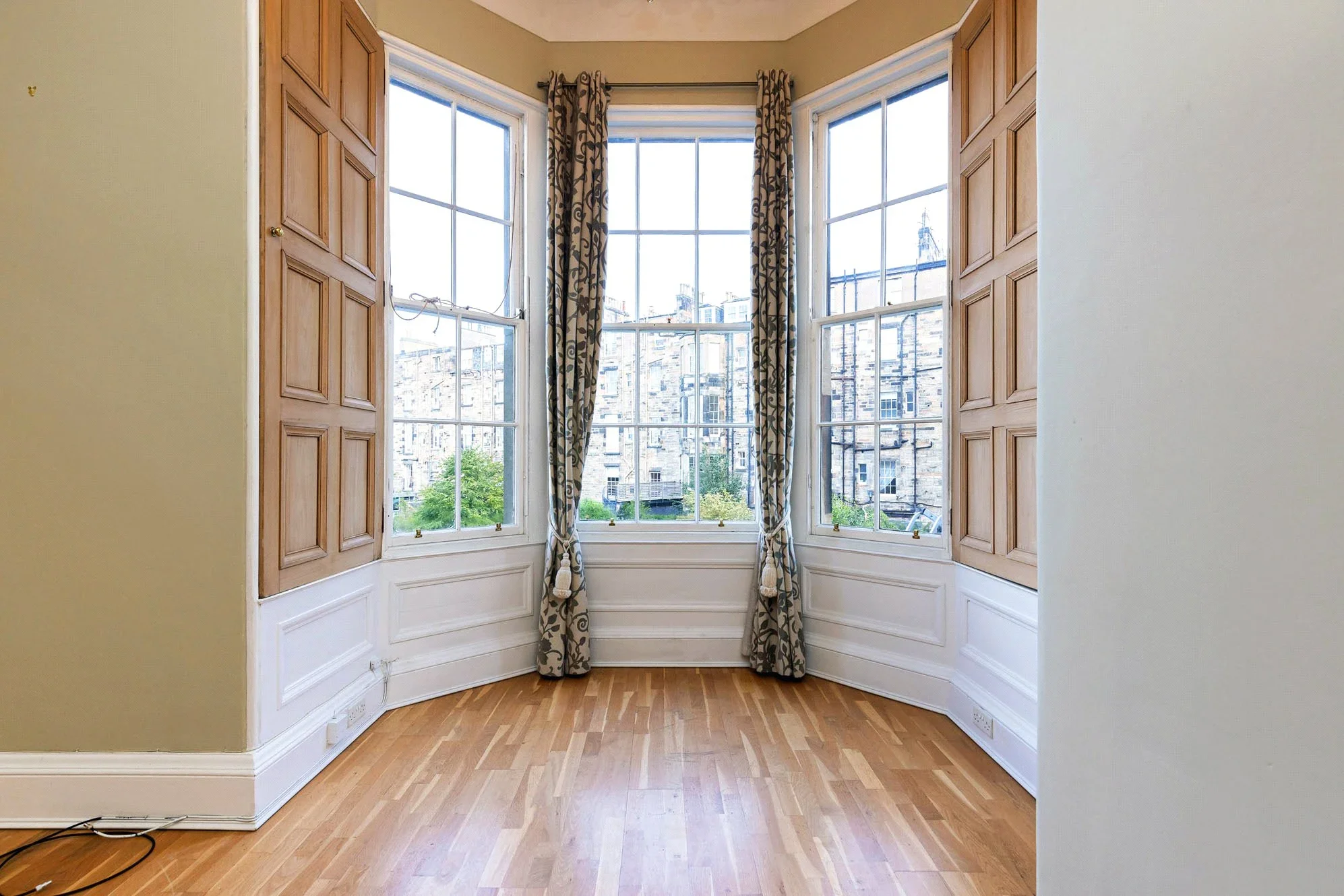 Flat Clarendon Crescent in City of Edinburgh