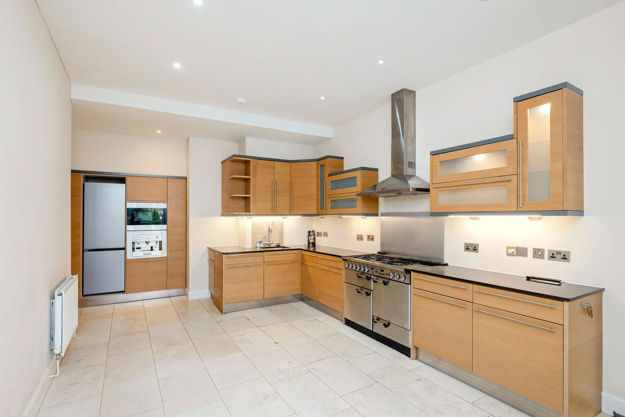 Flat Clarendon Crescent in City of Edinburgh