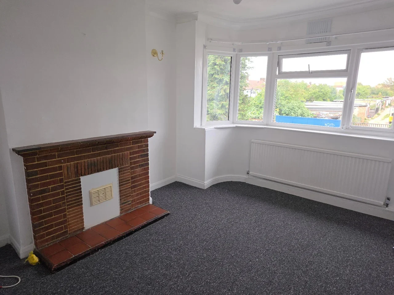 Flat Acacia Road in Greater London