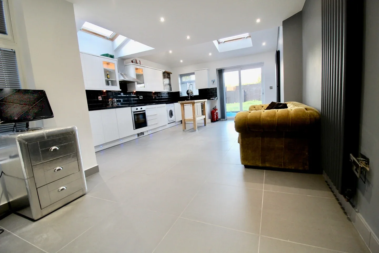 Room Eardley Road in Greater London