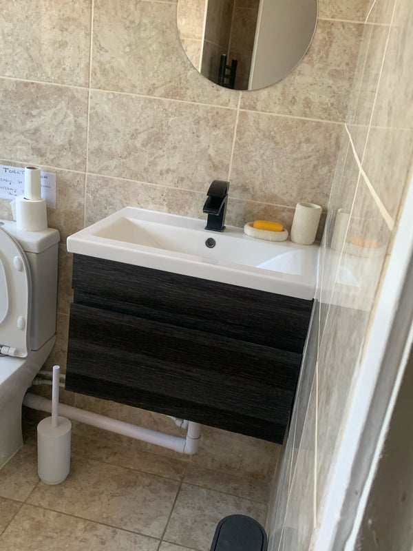 Room Capworth Street in Greater London