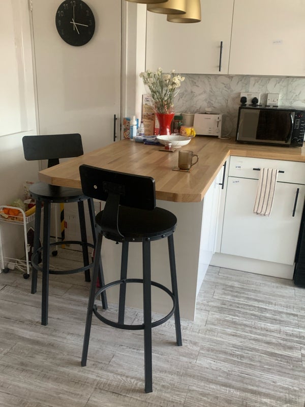 Room Capworth Street in Greater London