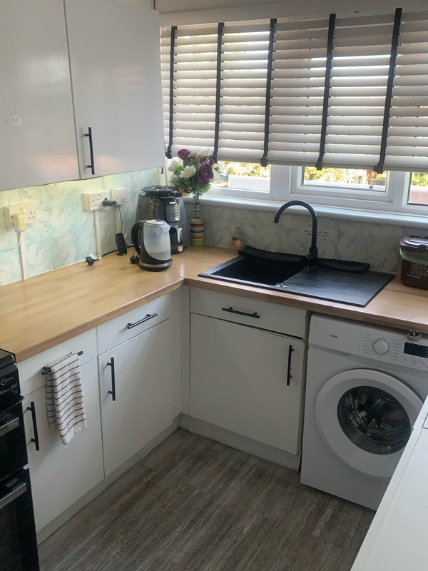 Room Capworth Street in Greater London