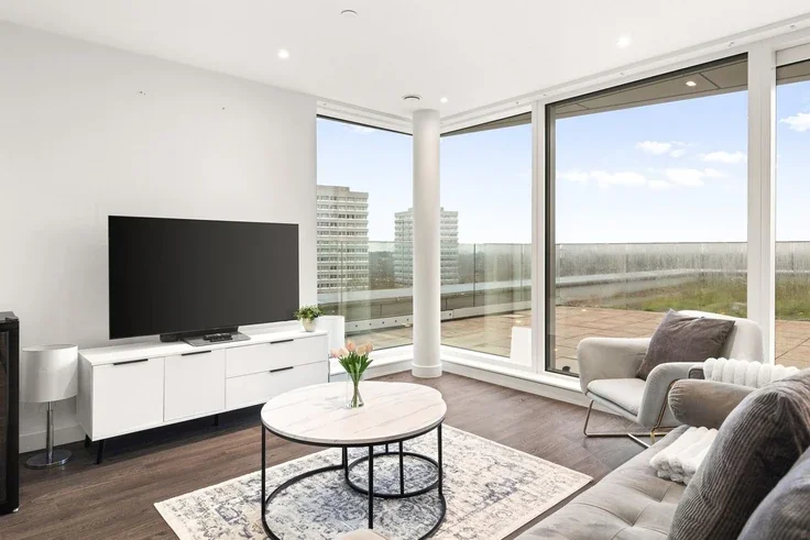 Flat Newnton Close in Greater London