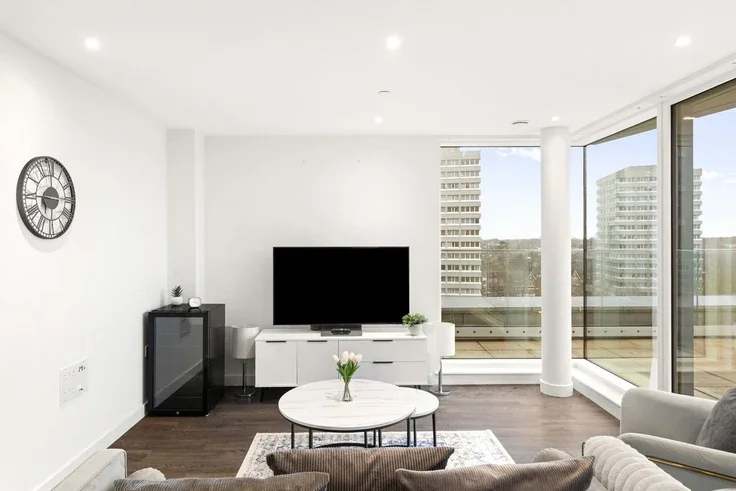 Flat Newnton Close in Greater London