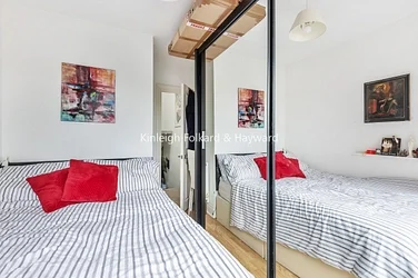 Flat Alexandra Gardens in Greater London