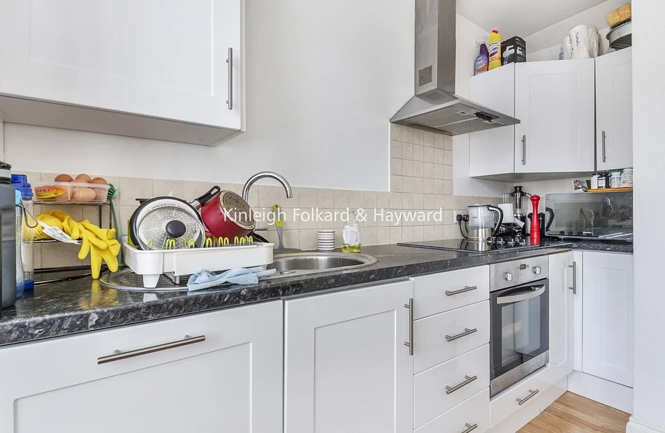Flat Alexandra Gardens in Greater London