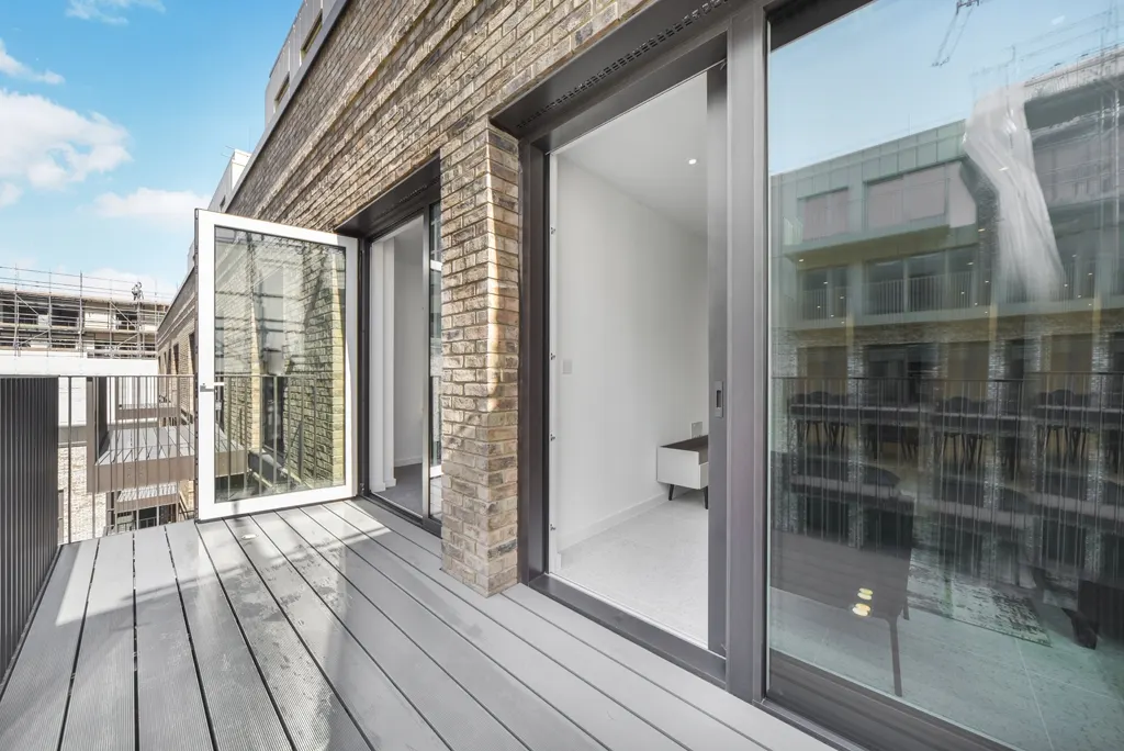 Flat Sidney Street in Greater London