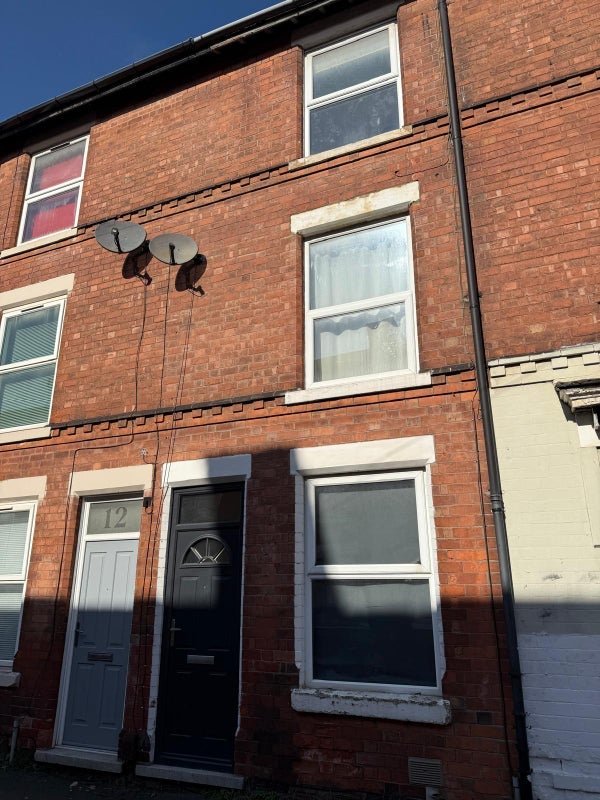 Room Holgate Road in Nottingham