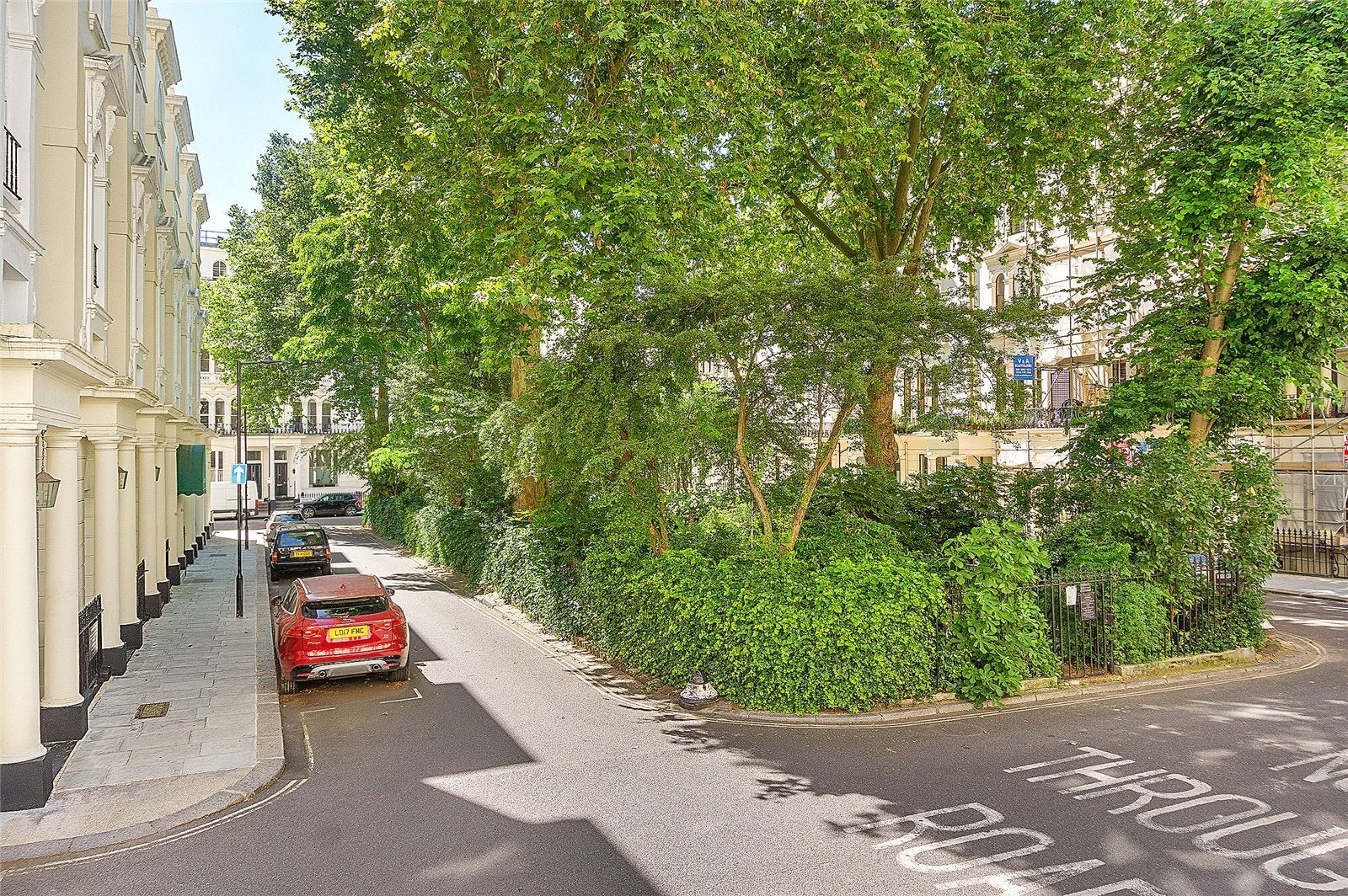 Flat Kensington Gardens Square in City of Westminster