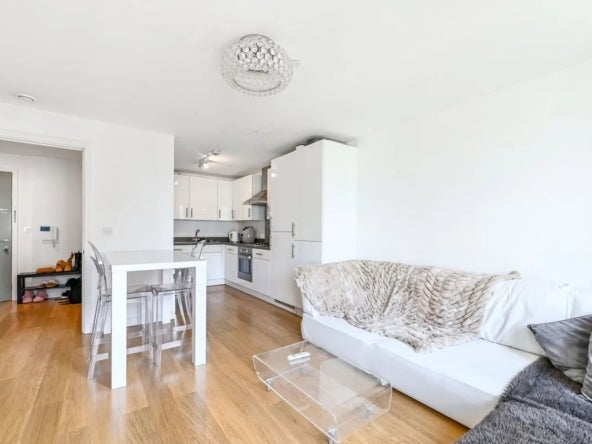 Flat York Way in Greater London