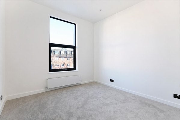 Flat Portland Road in Greater London