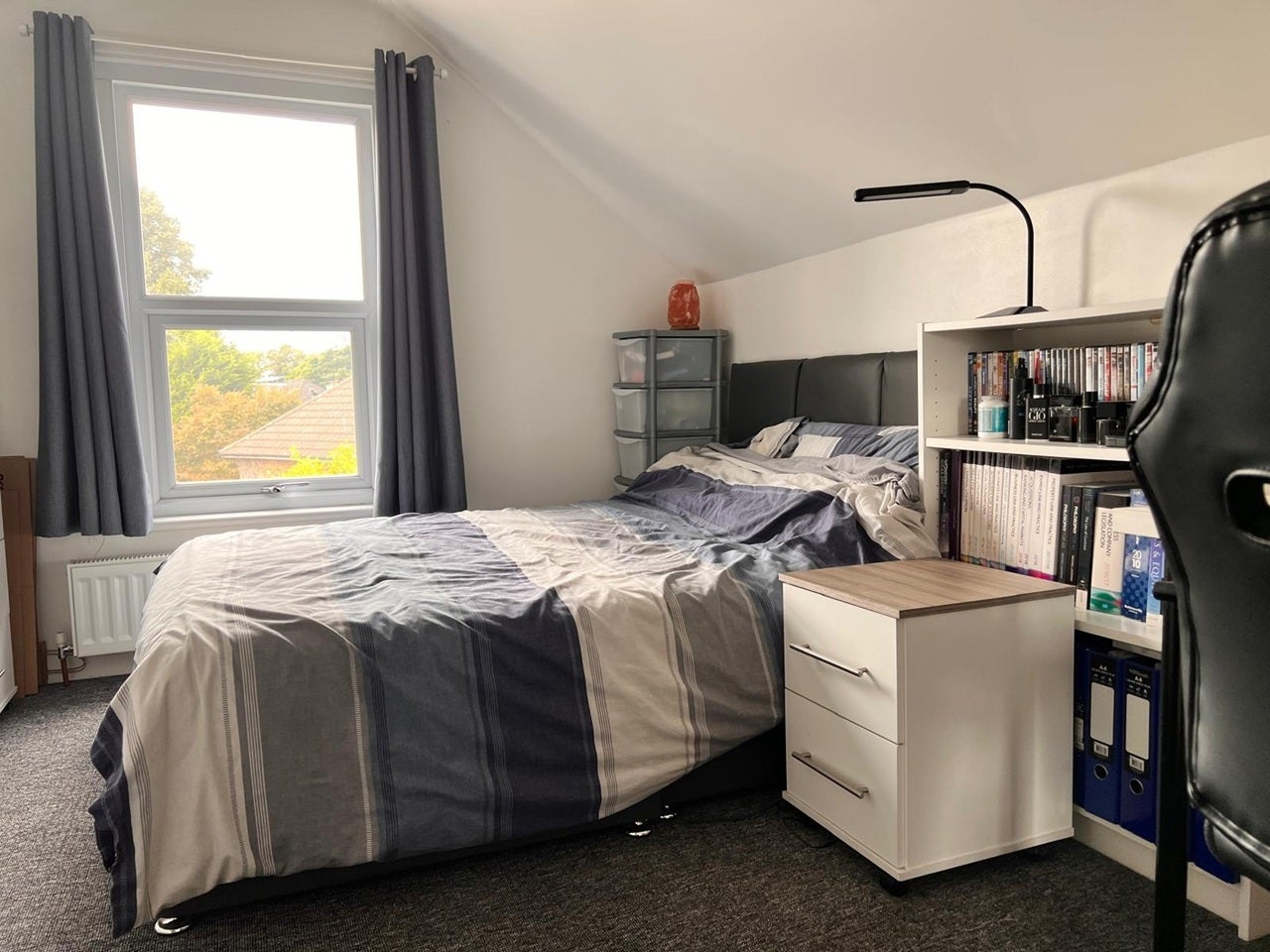 Room Denmark Road in Greater London