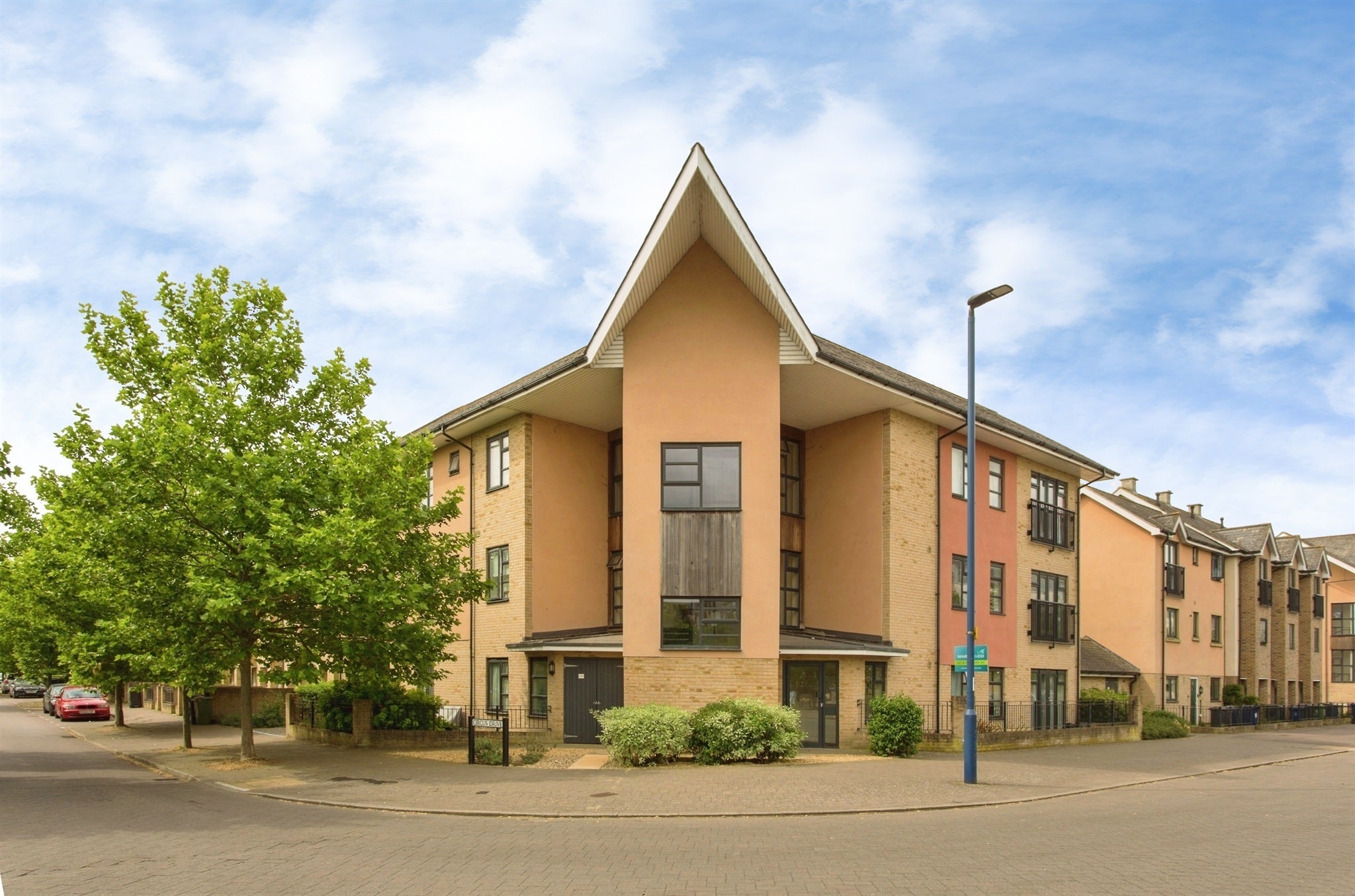Flat Chieftain Way in Cambridge