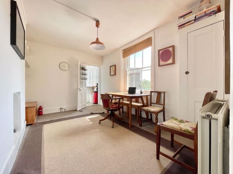 Flat Penton Place in Greater London
