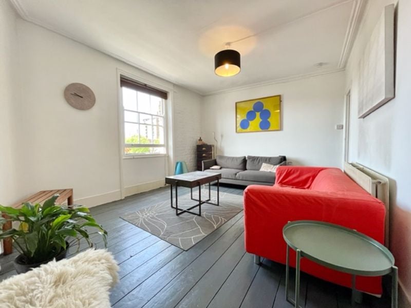 Flat Penton Place in Greater London