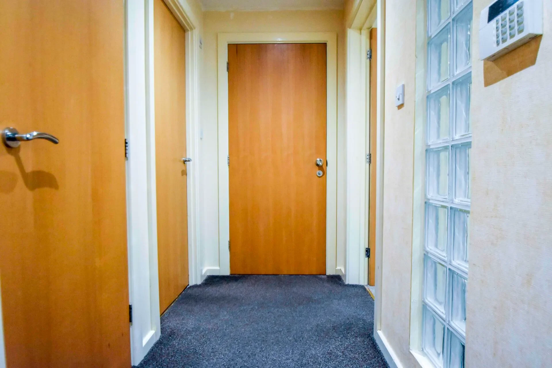 Flat Oaklands Road in Salford