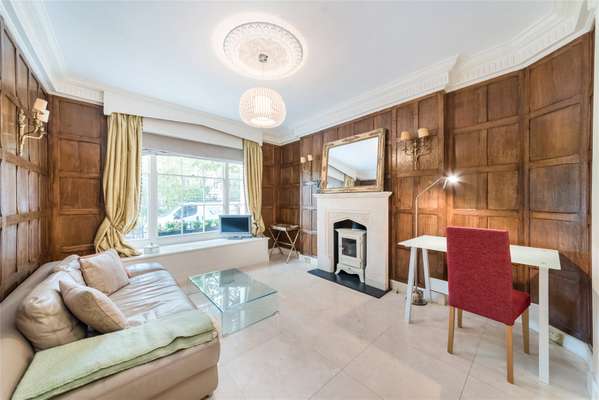 Flat Brompton Square in Greater London