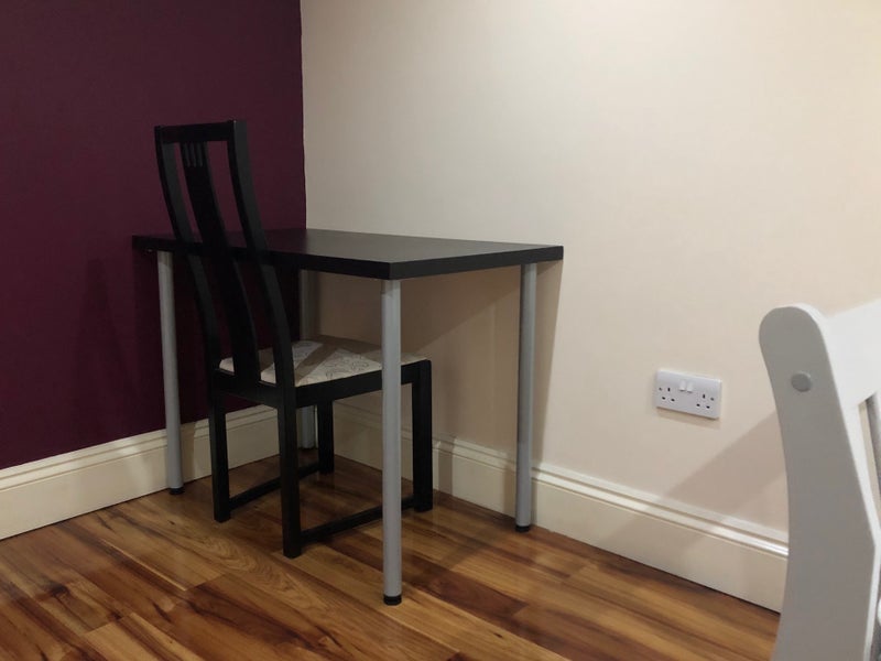 Room Hillcrest Road in Greater London