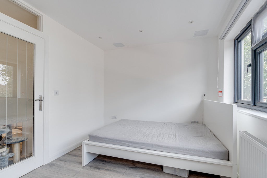 Flat Regent's Park Road in Greater London