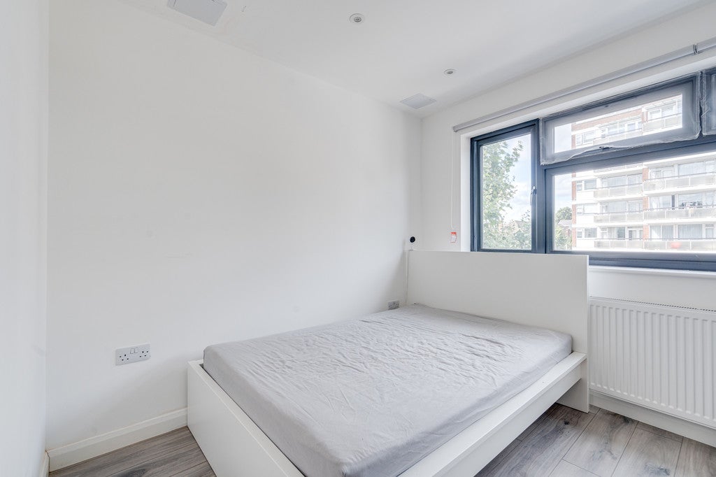 Flat Regent's Park Road in Greater London