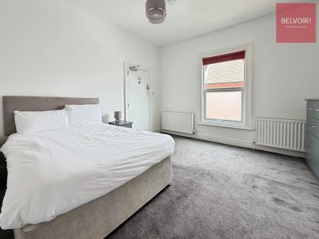Room Clee Road in Cleethorpes