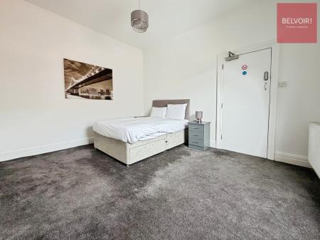 Room Clee Road in Cleethorpes
