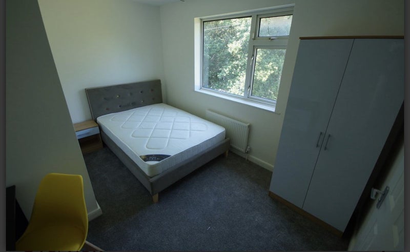 Room London Road in Coventry