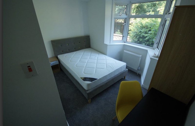 Room London Road in Coventry