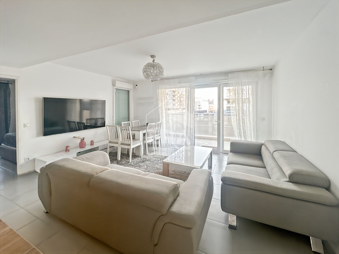 Flat Rue André Allar in Marseille