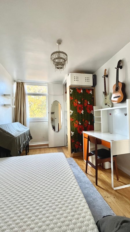 Room Tomlinson Close in Greater London
