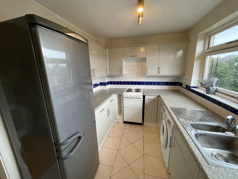 Flat Florence Road in Greater London