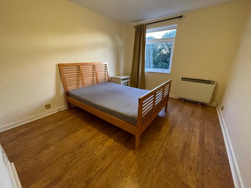 Flat Florence Road in Greater London