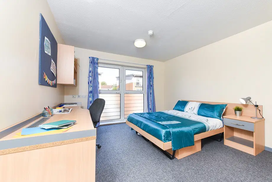 Room Smithdown Lane in Liverpool