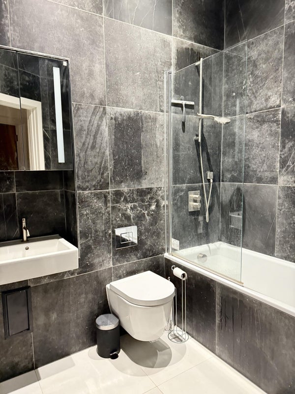 Flat Stamford Road in Greater London
