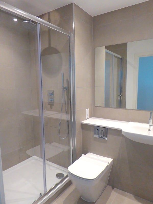 Room New Kent Road in Greater London