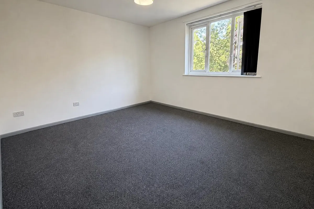 Flat Cecil Avenue in Bradford