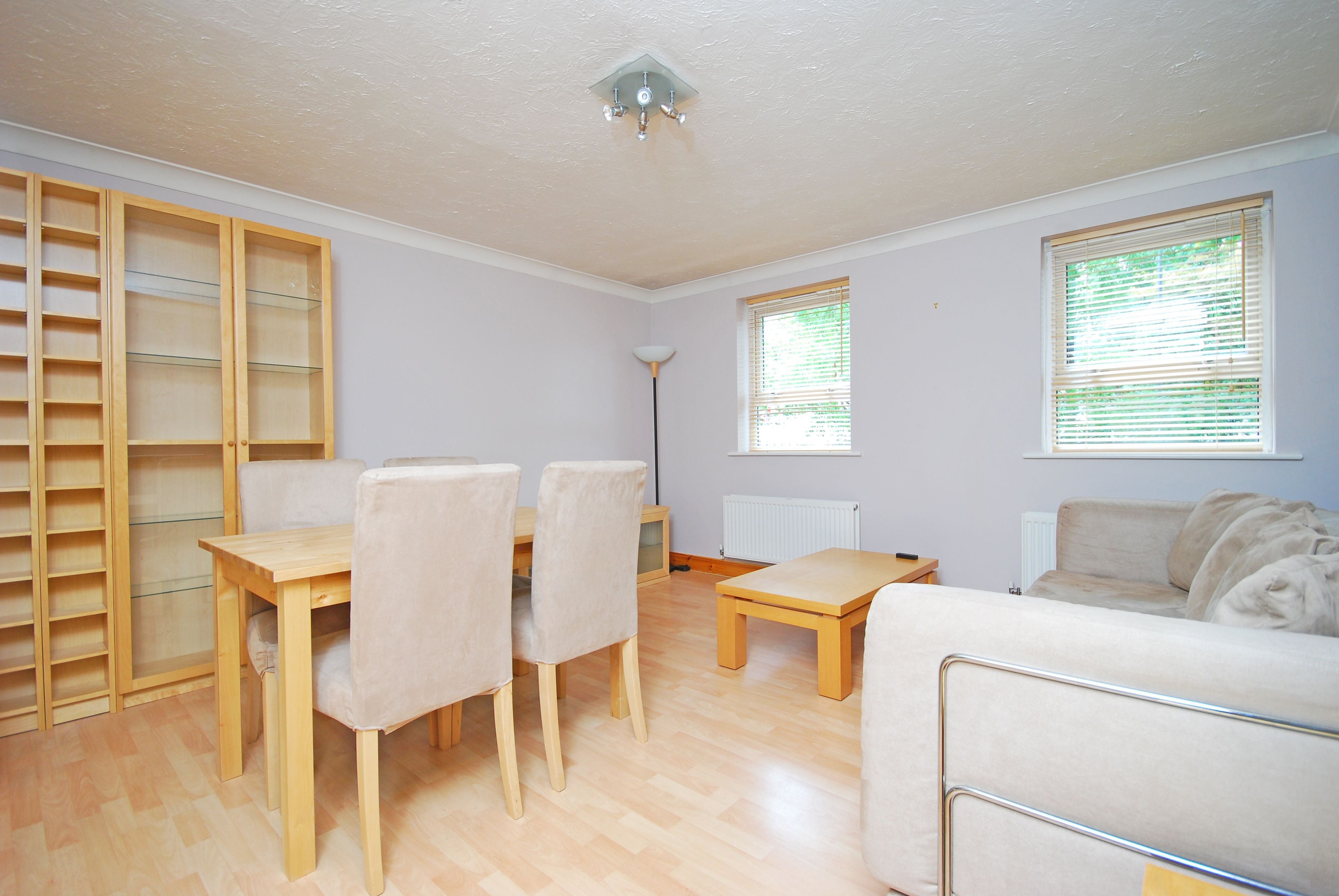 Flat Manchester Road in Greater London