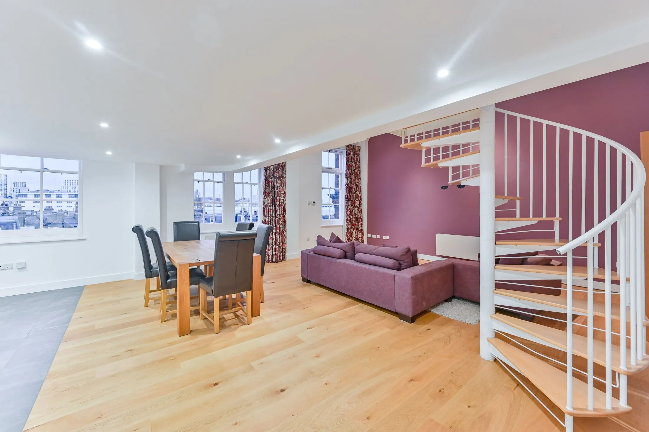 Flat Thackeray Road in Greater London