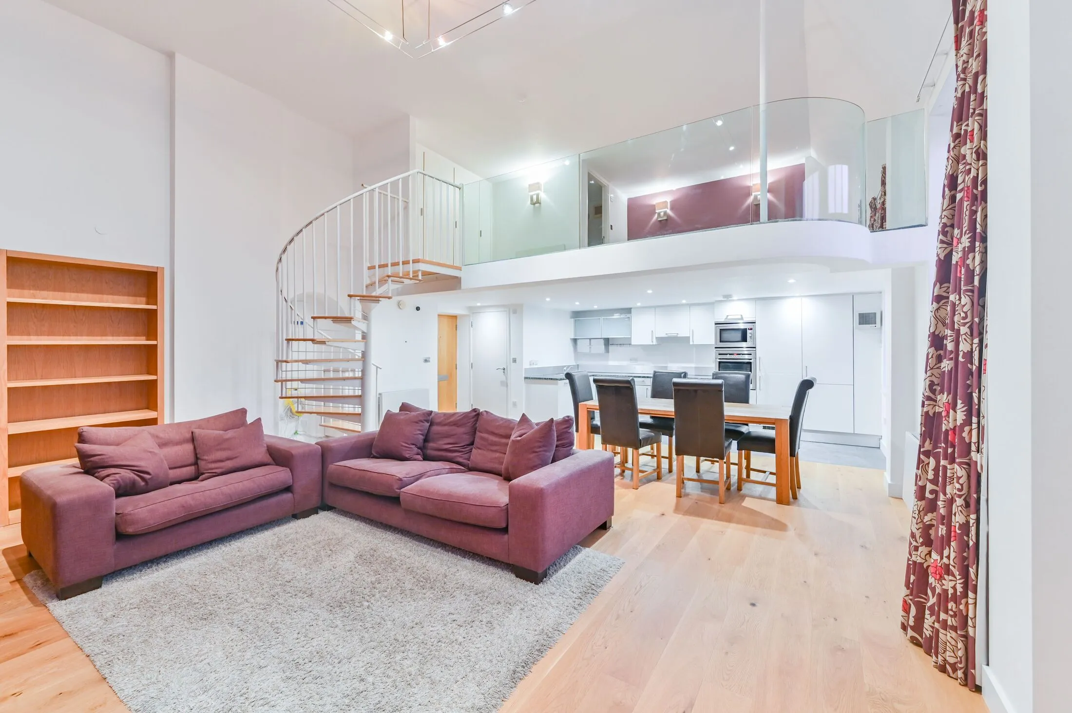 Flat Thackeray Road in Greater London