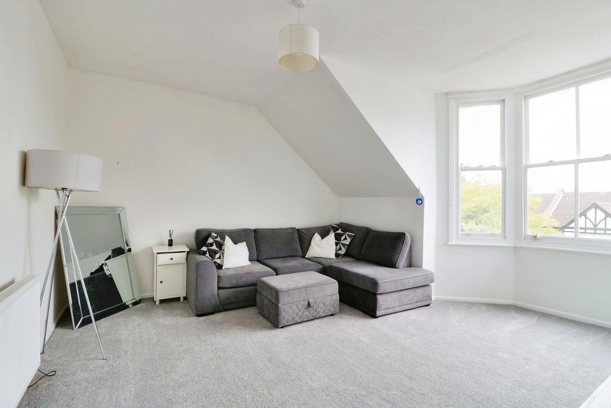 Flat The Ridgeway in Southend-on-Sea