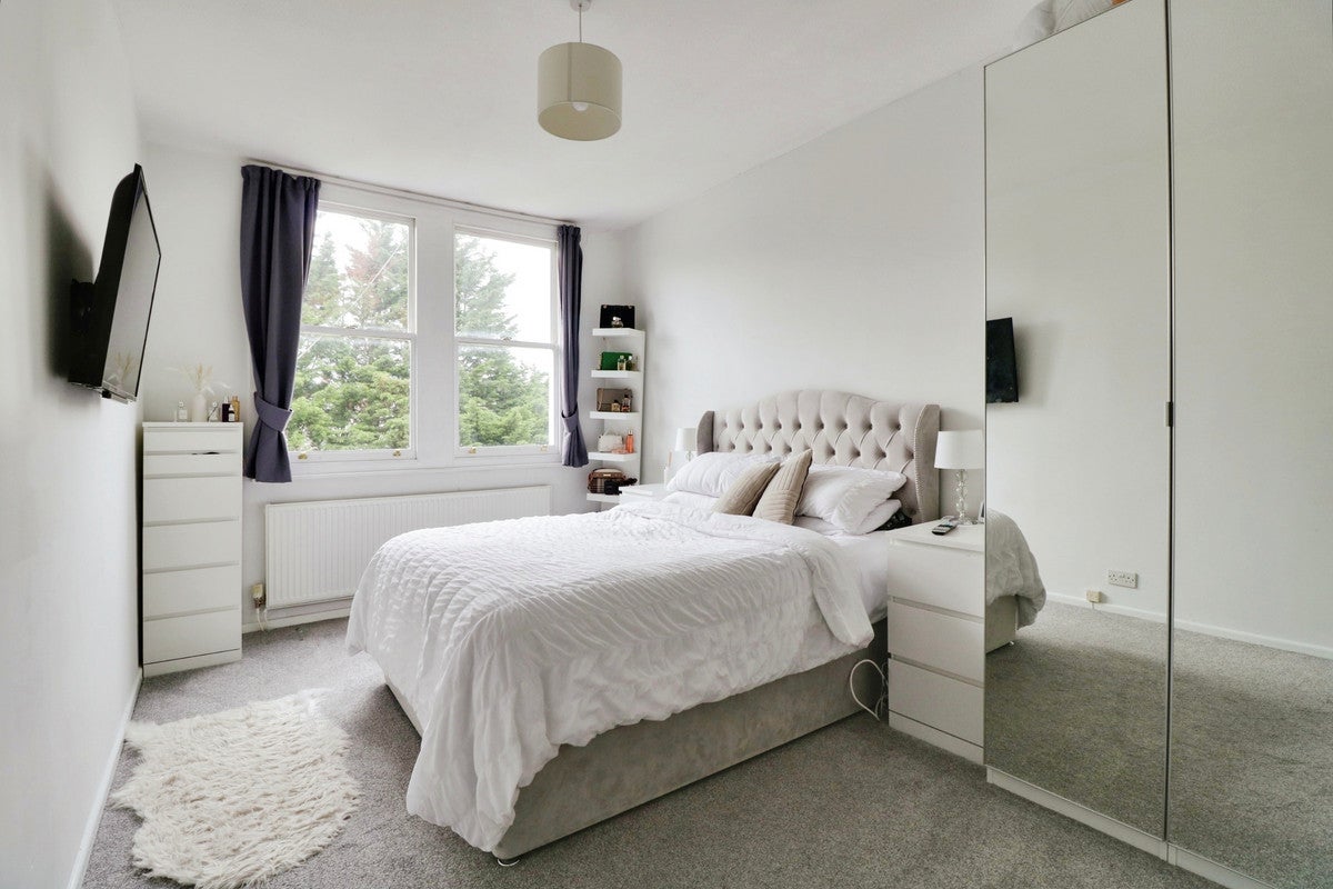 Flat The Ridgeway in Southend-on-Sea