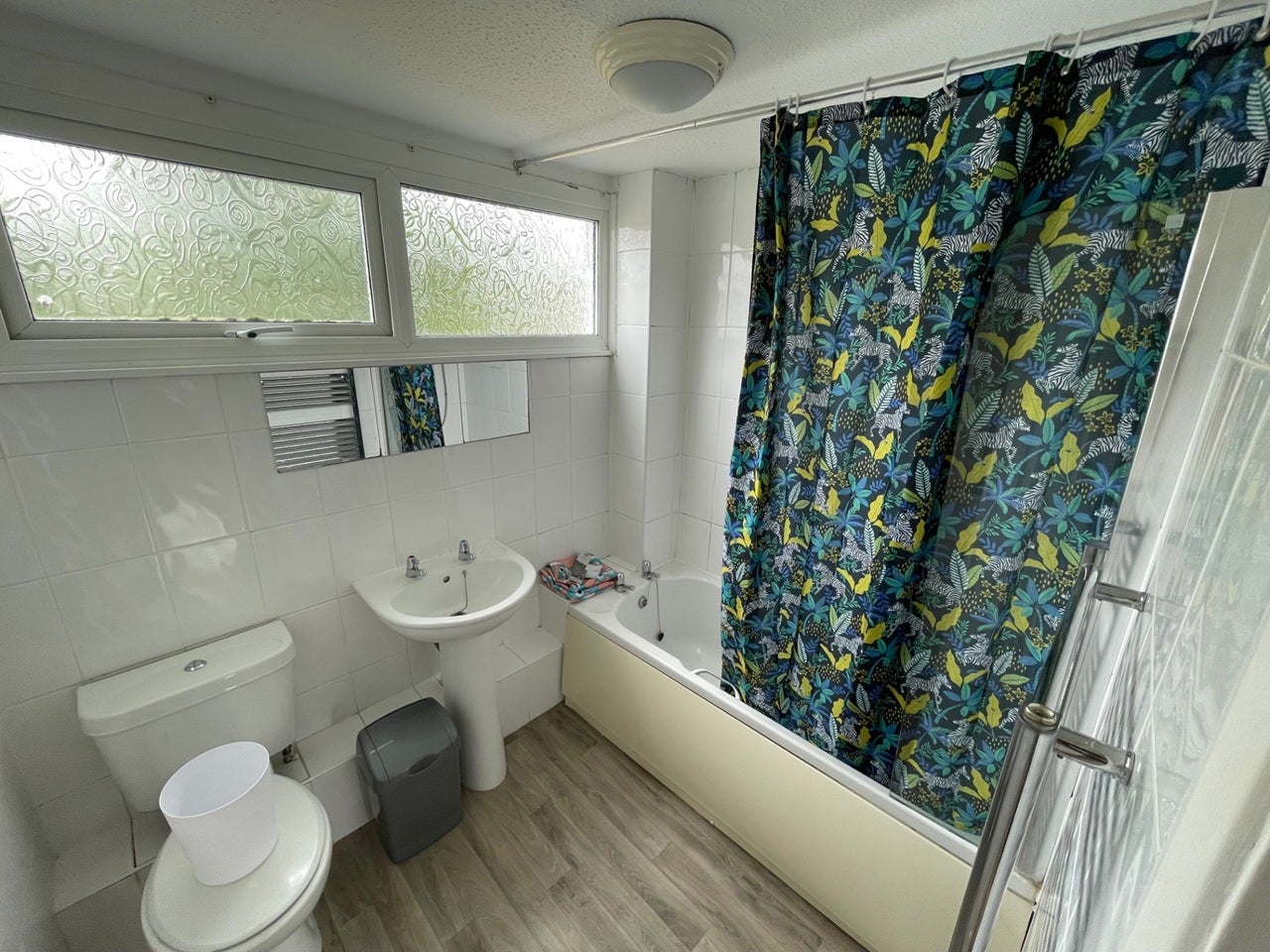 Room Bramshaw Road in Canterbury