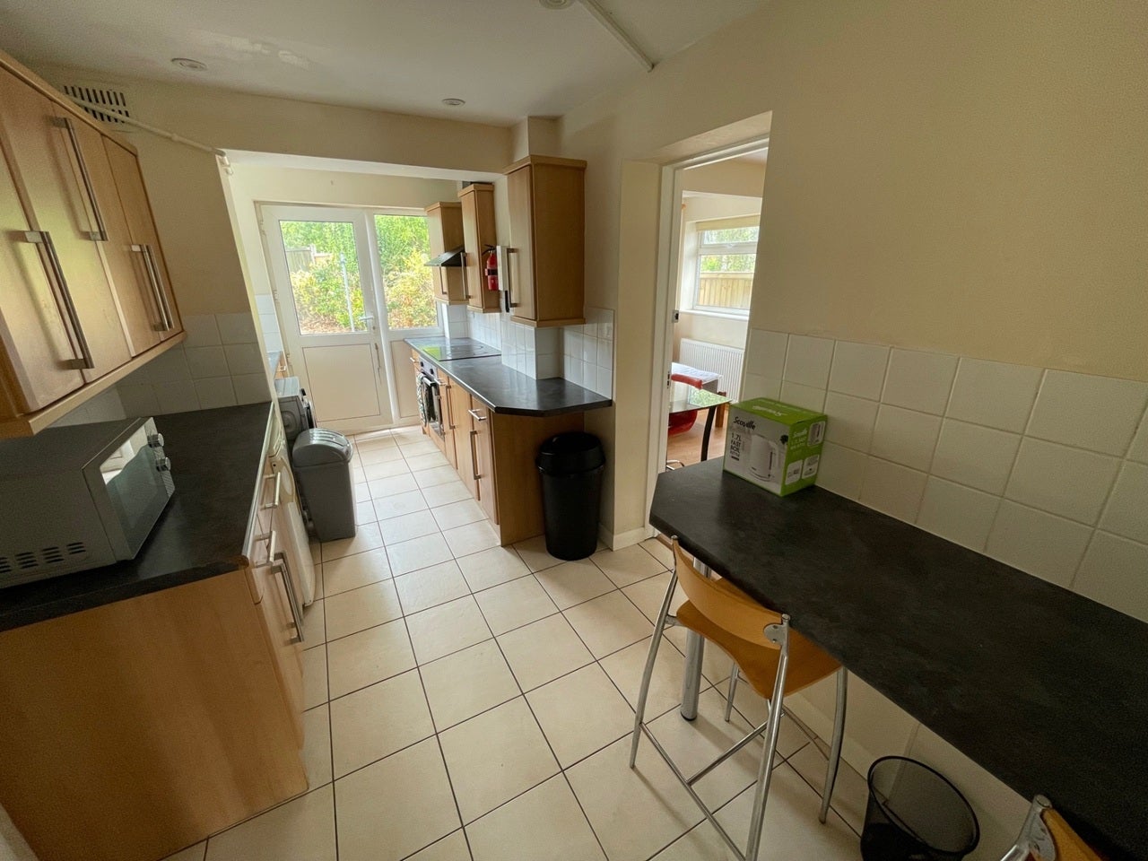 Room Bramshaw Road in Canterbury