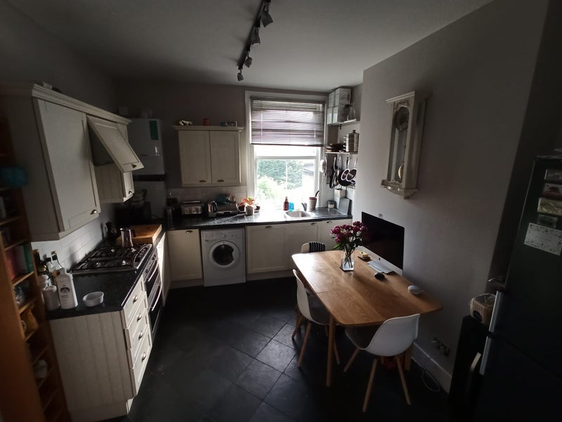 Room Saltram Crescent in City of Westminster