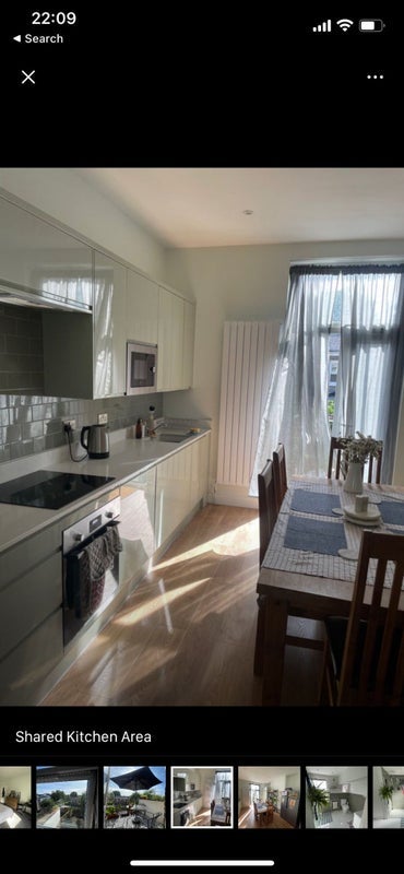 Room Askew Road in Greater London