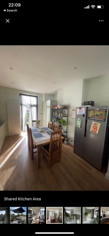 Room Askew Road in Greater London