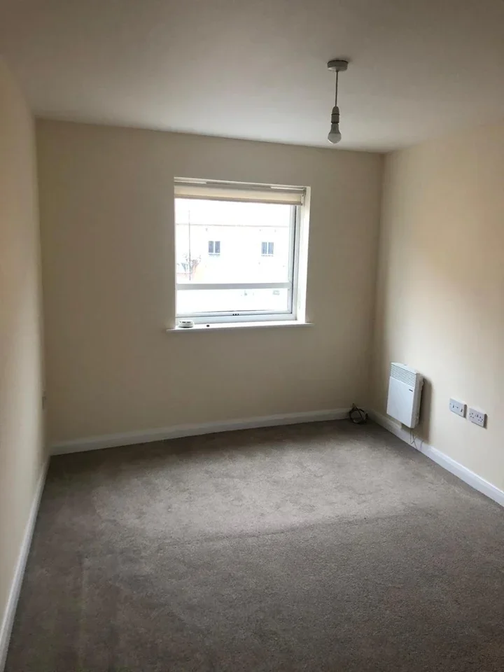 Flat Elderberry Way in Greater London