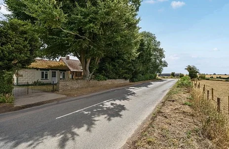 House Heyford Road in Kirtlington