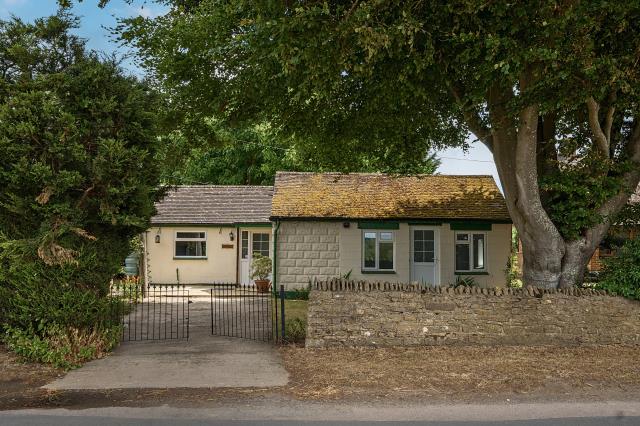 House Heyford Road in Kirtlington